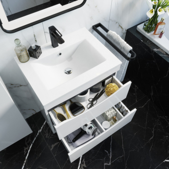 CLO80W0i95K_photo_interior_02