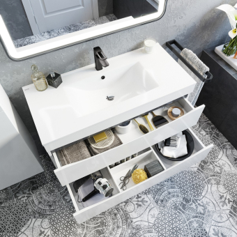 CLO10W1i95K_photo_interior_02