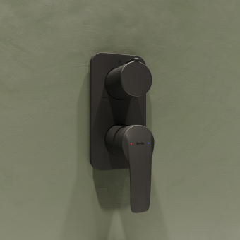 RAYBL00i68_photo_interior_02